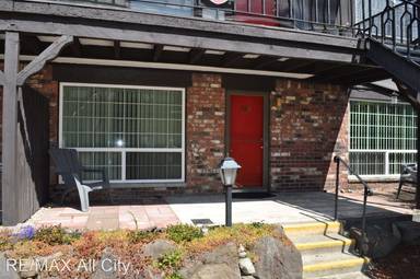 Main picture of 3445 South 176th Street, Seattle, WA 98188