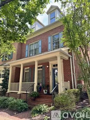 Main picture of 102 Oak Knoll Ter