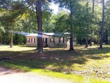 Main picture of 46 Yohanna Ln