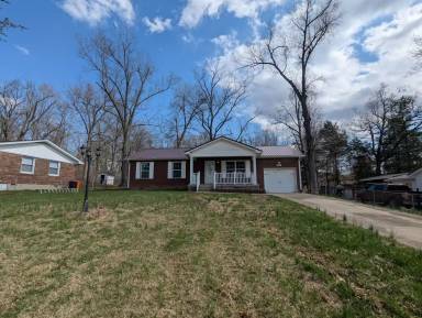 Main picture of 398 Pinewood Dr