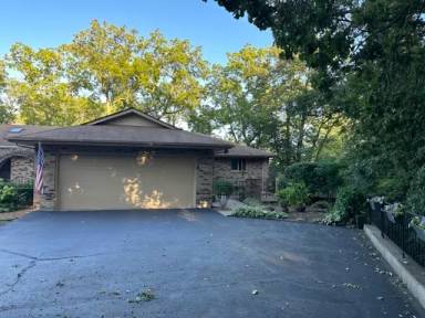 Main picture of 549 Ravine Dr