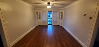 Main picture of 18314 Chagrin Blvd