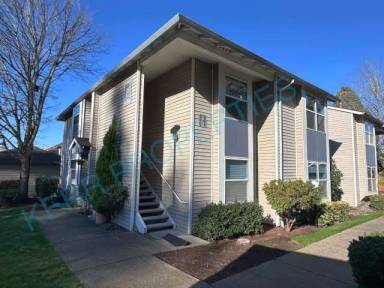Main picture of 4686 W Powell Blvd