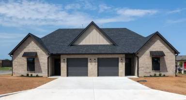 Main picture of 4 Emerald Ct
