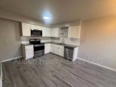 Main picture of 319 SE 3rd St