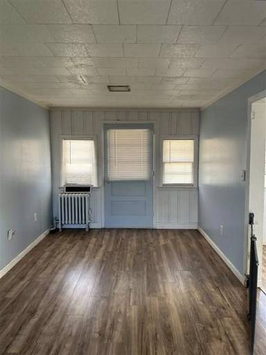 Main picture of 200 N Sumner St