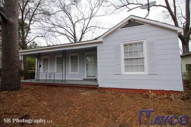Main picture of 302 E Washington St