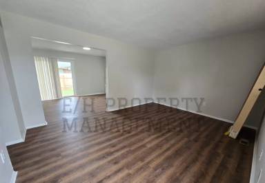 Main picture of 3026 W 27th St S