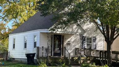 Main picture of 742 S Gladstone Ave