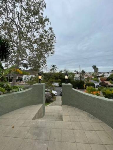 Main picture of 1140 S Longwood Ave