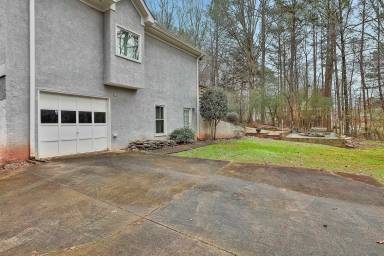 Main picture of 60 Birchwood Ln