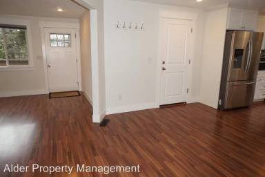 Main picture of 11010 SW 62nd Ave