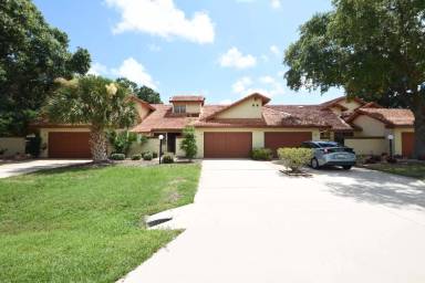 Main picture of 27 Village Cir