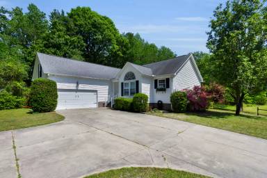 Main picture of 107 Sandpiper Ct