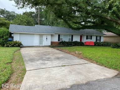 Main picture of 103 S Arlington Dr