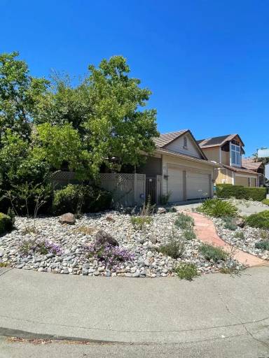 Main picture of 200 Larkspur Dr