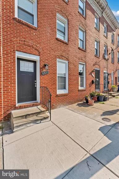Main picture of 1510 E Madison St