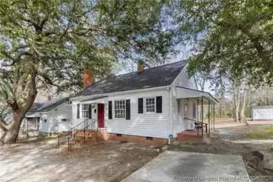 Main picture of 216 Hawthorne Rd