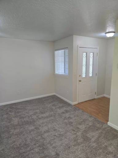 Main picture of 2952 Matt Dr