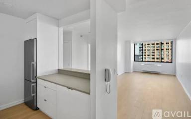 Main picture of 21 West End Ave Apartments