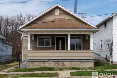 Main picture of 229 1st St