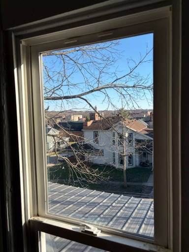 Main picture of 208 1/2 Forest St