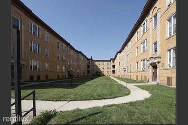 Main picture of 4620 S Lake Park Ave