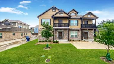 Main picture of 907 Montclair Ave