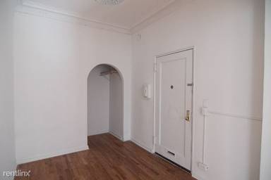 Main picture of 145 W 58th St