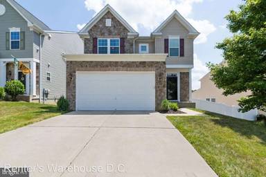 Main picture of 21 Runyon Dr