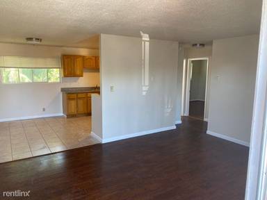 Main picture of 419 W 10th St