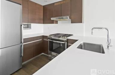 Main picture of 312 W 33rd St
