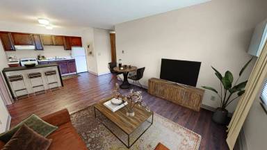 Main picture of 503 E Poplar Dr