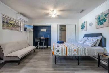 Main picture of 4401 Lenmore St