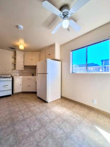 Main picture of 930 Parker Ct