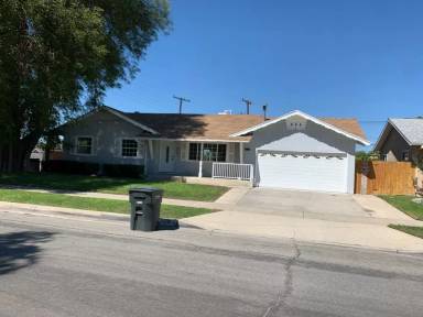 Main picture of 625 E Saint James Ave