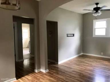 Main picture of 543 E Barbee Ave