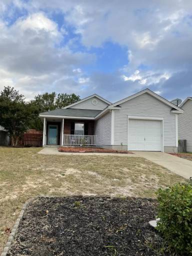 Main picture of 11 Brushwood Ct