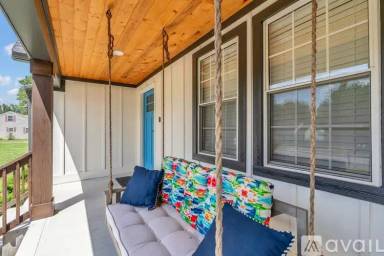 Main picture of 303 1st Ave