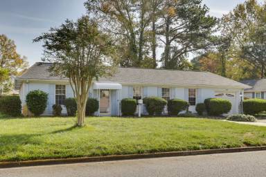 Main picture of 4822 Lake Shore Dr