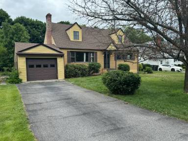 Main picture of 22 Carmen Dr