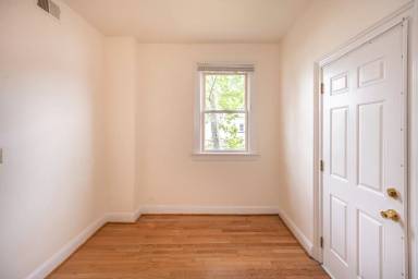 Main picture of 1427 1st St NW