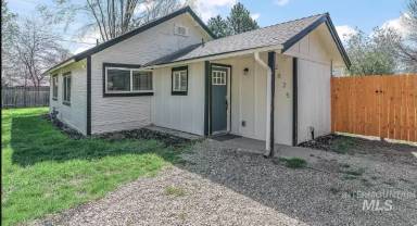 Main picture of 2825 N Meridian Rd