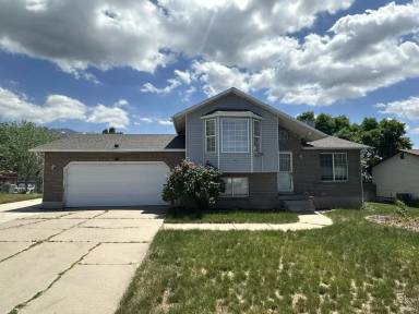 Main picture of 1034 E 3350 N