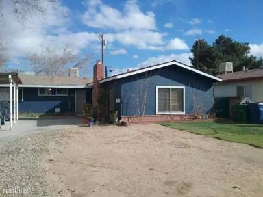 Main picture of 42834 Yew St
