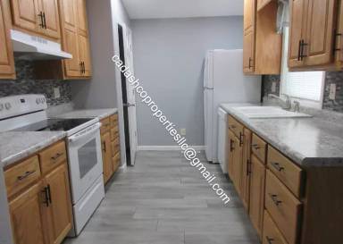 Main picture of 203 W Wayne St