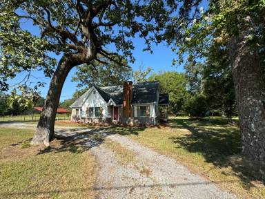 Main picture of 251 Pleasant Valley Rd