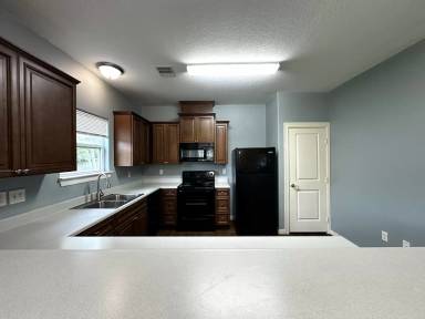 Main picture of 5009 Lawndale St