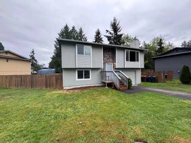 Main picture of 3510 55th Ave NE