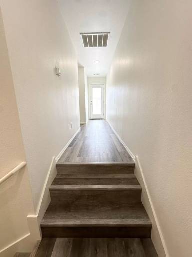 Main picture of 954 S Benchmark Ln